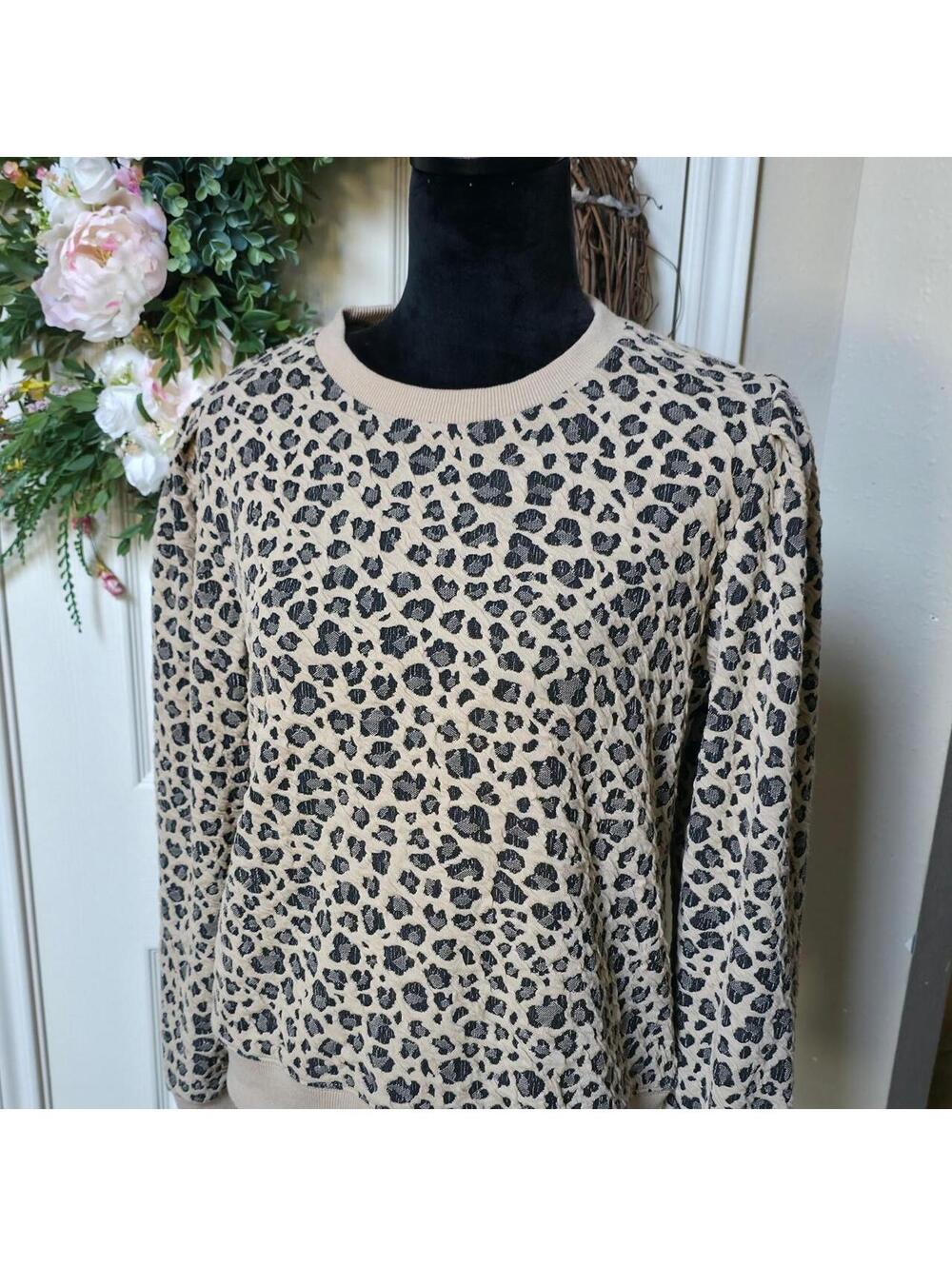 Jodifl Medium Women's leopard print cropped sweatshirt